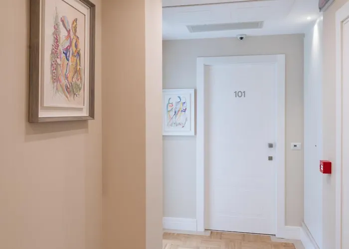 Palazzo Bibbi - To Live 4* Reggio Calabria